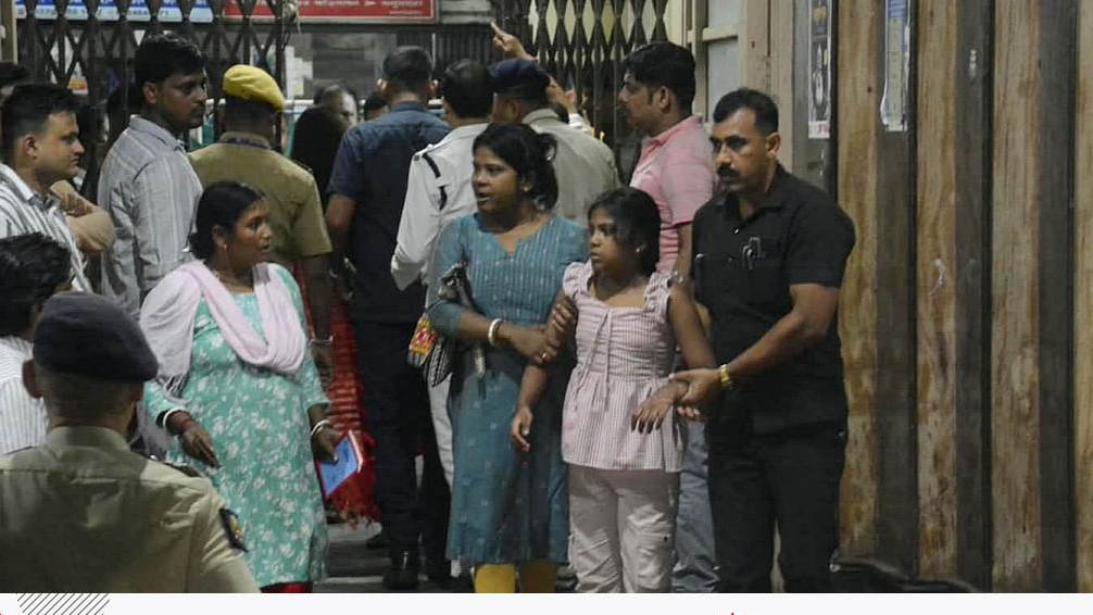 কলকাতায় পূজামণ্ডপে পদপিষ্টে ১৮ জন নিহত, ৩৭ জন আহত